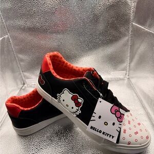 New Charlotte Ruse×KITTY Hello Kitty Kids Red & Black Sneaker Shoes kawaii Sz 10